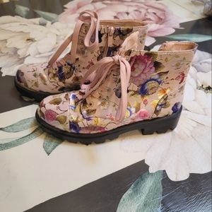 Bamboo floral boots - NEVER WORN